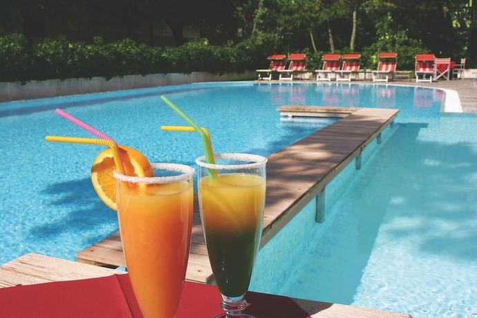 Imagen de la piscina del Hotel Friuli, Lignano Sabbiadoro. Foto 20