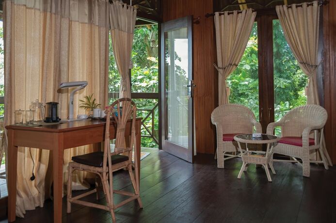 Imagen de la habitación del Hotel Froggies Divers Bunaken. Foto 18