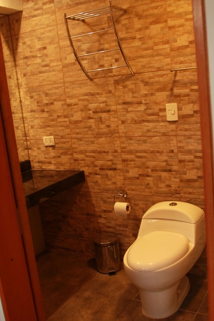 Imagen de la habitación del Hotel Froguesthouse. Foto 5