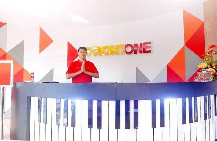 Imagen de los interiores del Hotel Front One Airport Solo. Foto 16