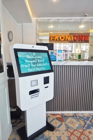 Imagen de los interiores del Hotel Front One Cabin Slamet Riyadi Solo. Foto 16