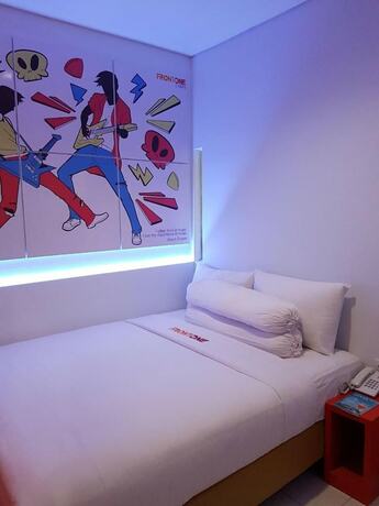 Imagen general del Hotel Front One Cabin Tirtonadi Solo. Foto 4