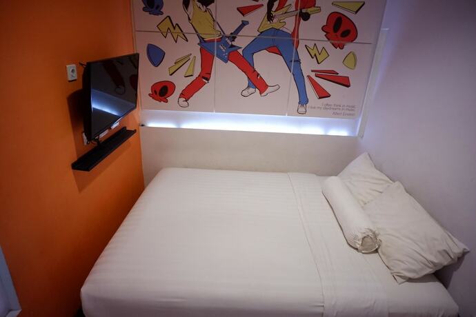 Imagen general del Hotel Front One Cabin Tirtonadi Solo. Foto 8