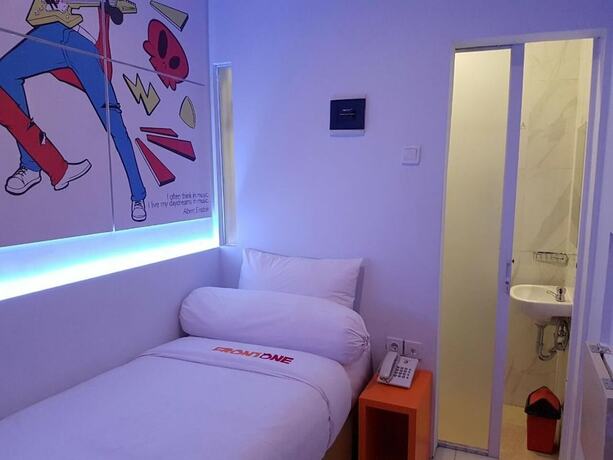 Imagen general del Hotel Front One Cabin Tirtonadi Solo. Foto 12