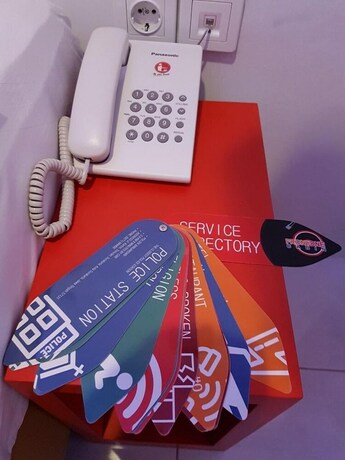 Imagen general del Hotel Front One Cabin Tirtonadi Solo. Foto 16