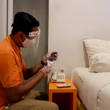 Imagen de la habitación del Hotel Front One Cabin Tirtonadi Solo. Foto 21