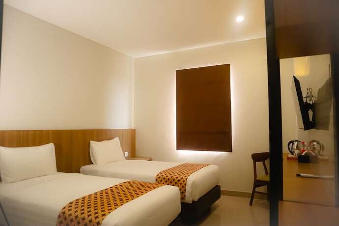 Imagen general del Hotel Front One Gombong. Foto 1