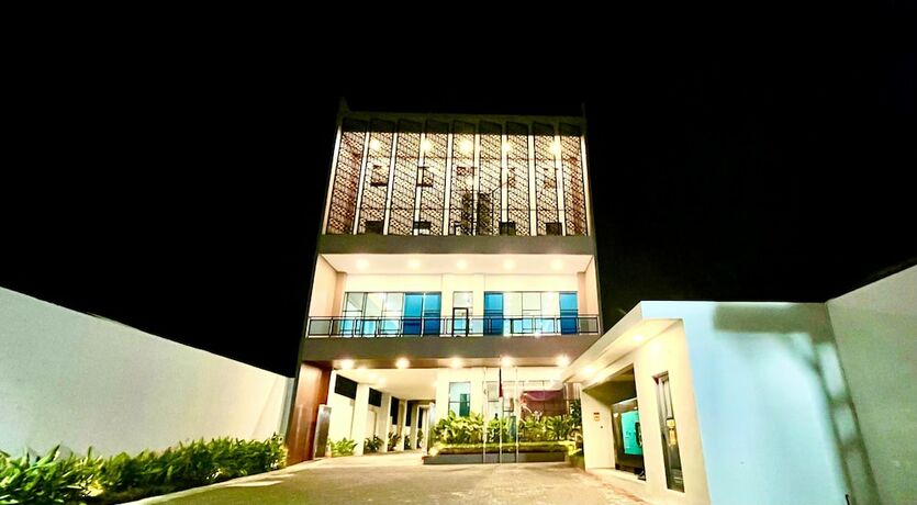 Imagen general del Hotel Front One Gombong. Foto 4