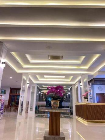 Imagen general del Hotel Front One HK Resort Semarang. Foto 6