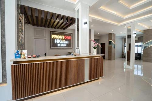 Imagen general del Hotel Front One HK Resort Semarang. Foto 7
