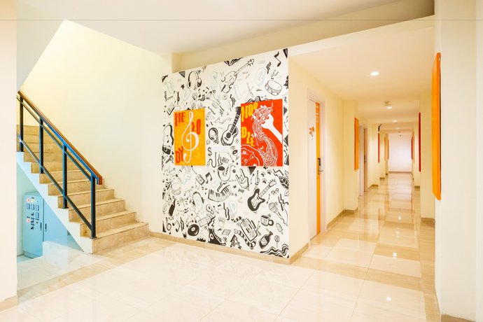 Imagen de los interiores del Hotel Front One Inn Muntilan. Foto 8
