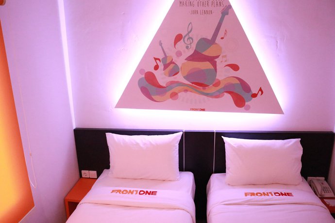 Imagen de la habitación del Hotel Front One Inn Semarang. Foto 4