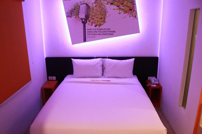 Imagen de la habitación del Hotel Front One Inn Semarang. Foto 6