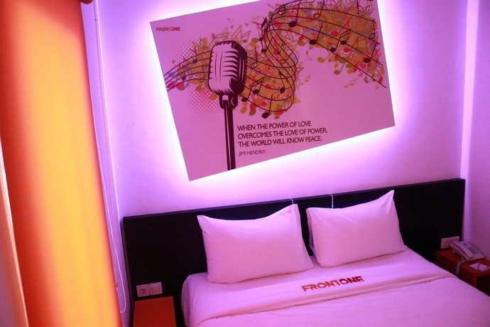 Imagen de la habitación del Hotel Front One Inn Semarang. Foto 11