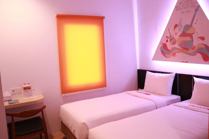 Imagen de la habitación del Hotel Front One Inn Semarang. Foto 15
