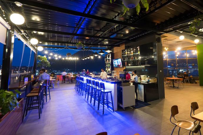 Imagen del bar/restaurante del Hotel Front One Jayapura. Foto 4