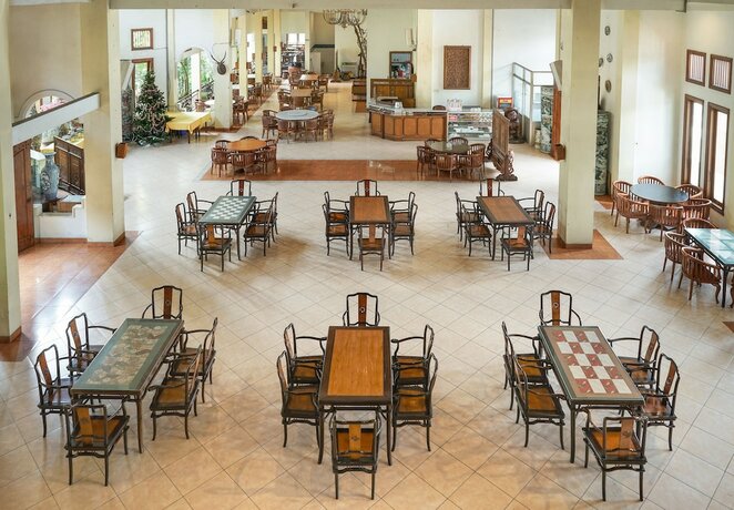 Imagen del bar/restaurante del Hotel Front One Resort Indraloka Temanggung. Foto 10