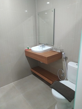 Imagen de la habitación del Hotel Front One Resort Yogyakarta. Foto 17
