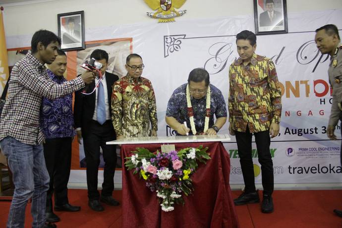 Imagen de los interiores del Hotel Front One Tulungagung. Foto 12