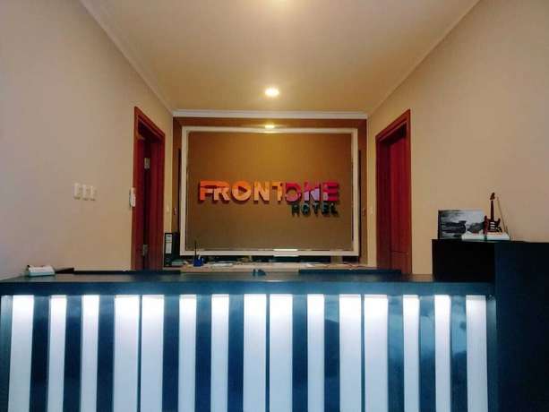 Imagen de los interiores del Hotel Front One Tulungagung. Foto 14