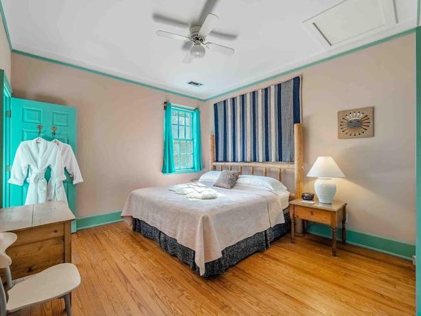 Imagen de la habitación del Hotel Front Street Inn, Wilmington NC. Foto 8