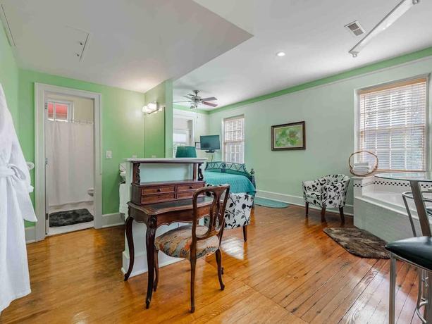 Imagen de la habitación del Hotel Front Street Inn, Wilmington NC. Foto 17