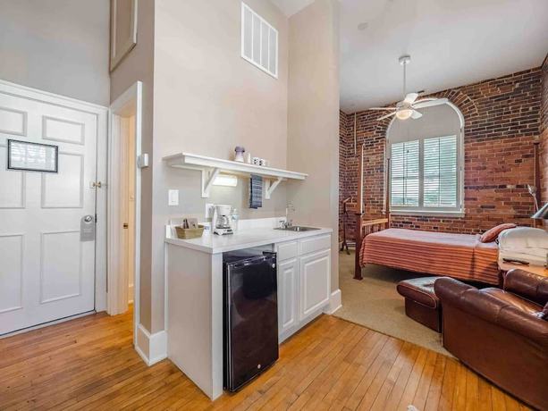 Imagen de la habitación del Hotel Front Street Inn, Wilmington NC. Foto 18