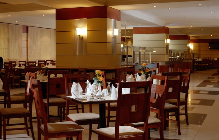 Imagen del bar/restaurante del Hotel Frontel Al Harithia. Foto 4