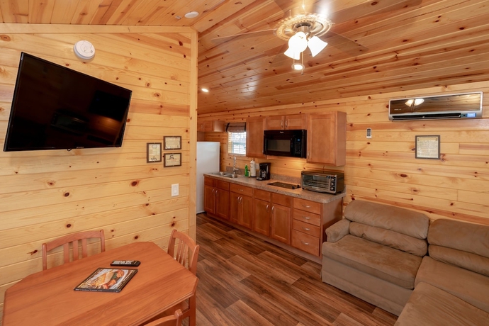 Imagen de la habitación del Hotel Frontier Town Campground. Foto 2