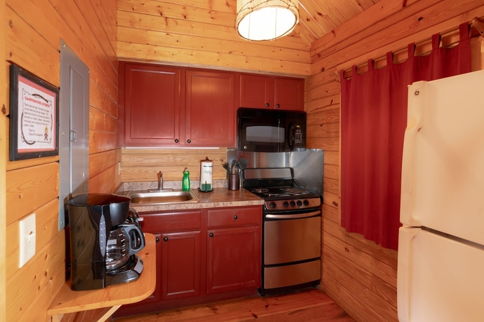 Imagen de la habitación del Hotel Frontier Town Campground. Foto 9