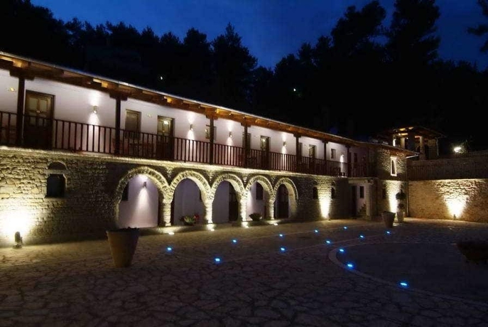 Imagen de los exteriores del Hotel Frontzu Politia. Foto 17