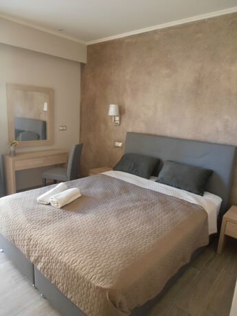 Imagen de la habitación del Hotel Frosini Gardens. Foto 13