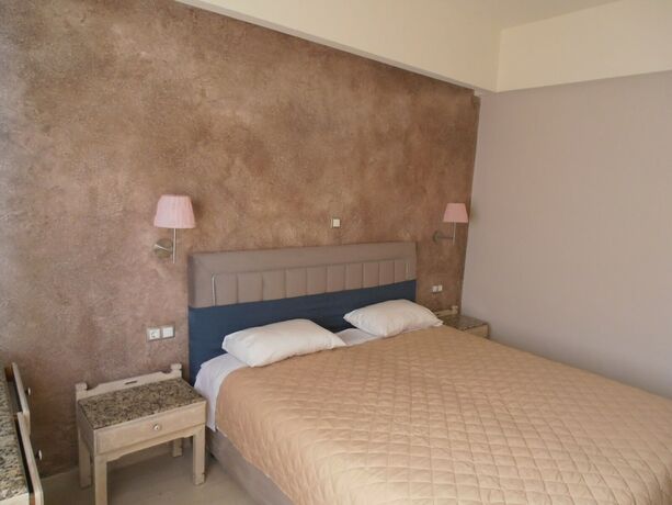 Imagen de la habitación del Hotel Frosini Gardens. Foto 19