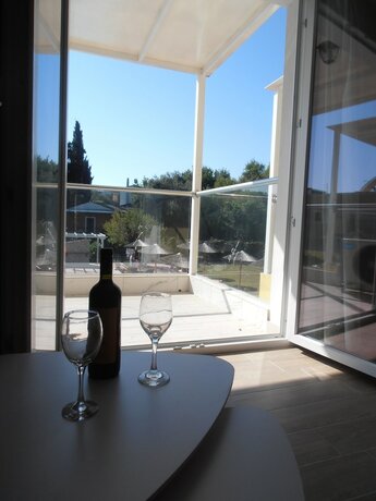 Imagen general del Hotel Frosini Gardens. Foto 10