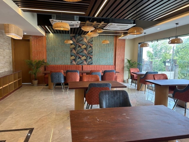 Imagen del bar/restaurante del Hotel Frosty Fern and Resort. Foto 4