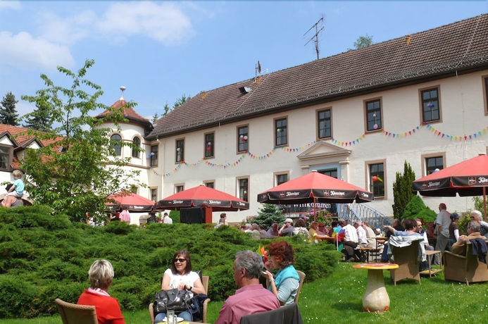 Imagen de los exteriores del Hotel Fr&ouml;belhof. Foto 12