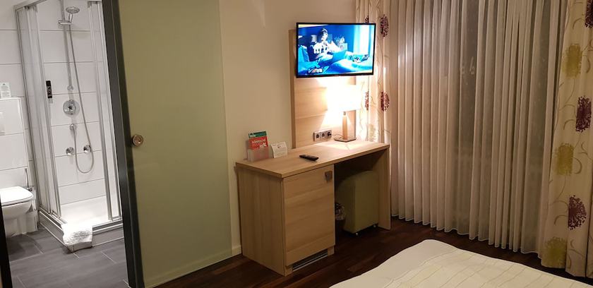Imagen de la habitación del Hotel Fr&ouml;hlich, Landstuhl. Foto 4
