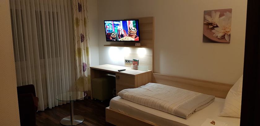 Imagen de la habitación del Hotel Fr&ouml;hlich, Landstuhl. Foto 7