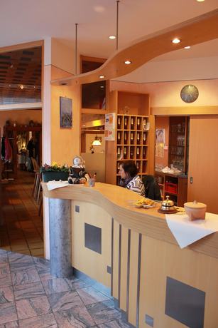 Imagen de los interiores del Hotel Fr&ouml;hlich, Landstuhl. Foto 19