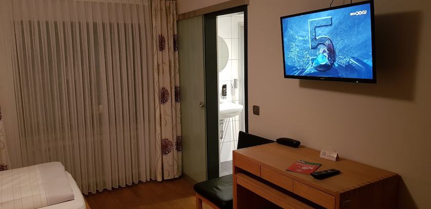 Imagen de la habitación del Hotel Fr&ouml;hlich, Landstuhl. Foto 16