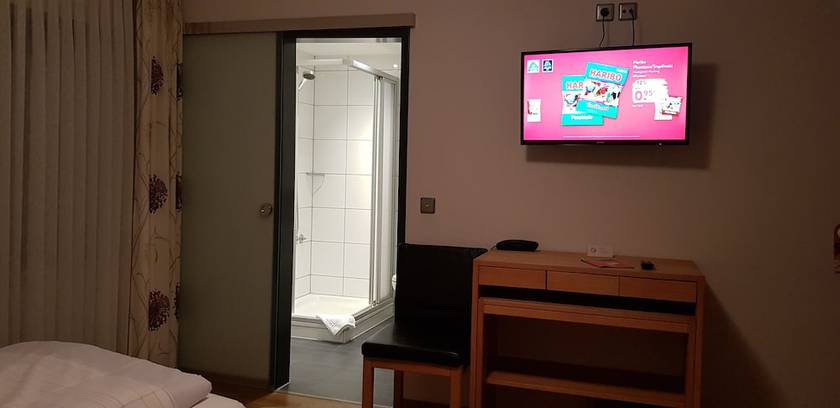 Imagen de la habitación del Hotel Fr&ouml;hlich, Landstuhl. Foto 17