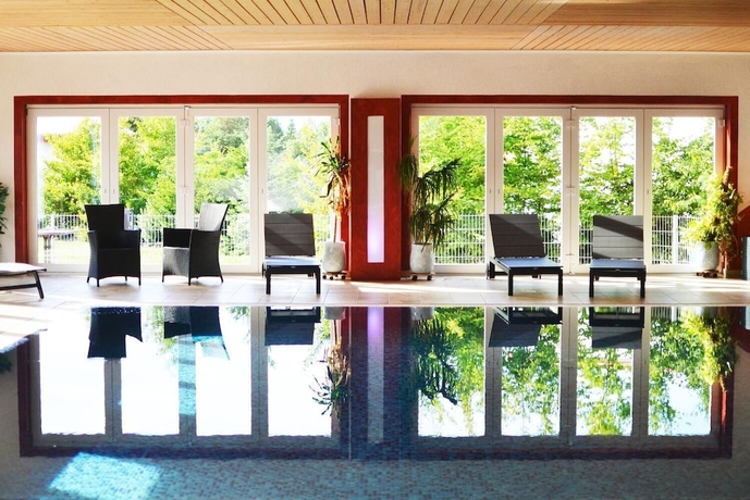 Imagen de la piscina del Hotel Fröjel Resort and Spa. Foto 15