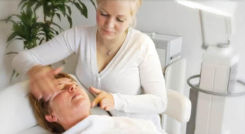 Imagen de la piscina del Hotel Fröjel Resort and Spa. Foto 17