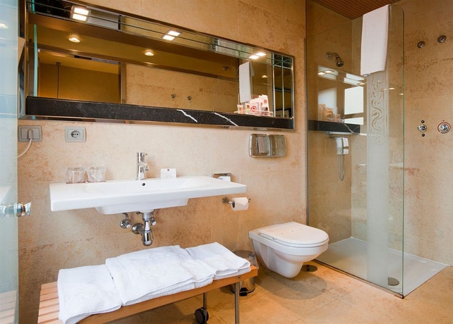 Imagen de la habitación del Hotel Fruela. Foto 4