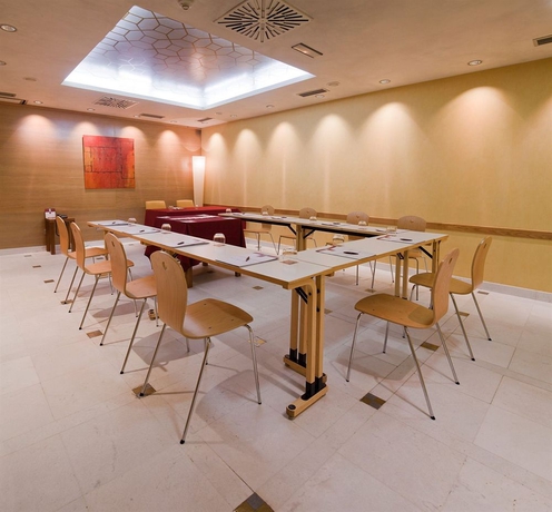 Imagen de los interiores del Hotel Fruela. Foto 7