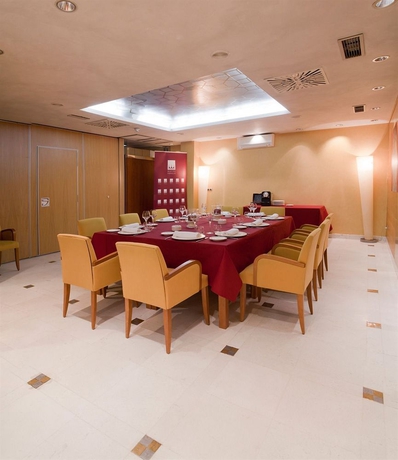 Imagen del bar/restaurante del Hotel Fruela. Foto 3