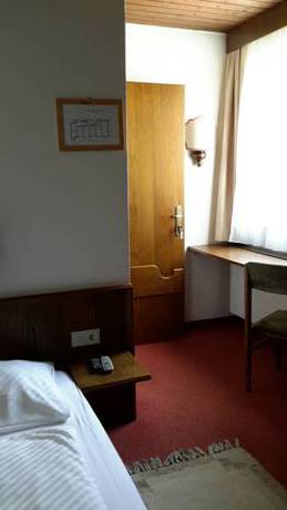 Imagen de la habitación del Hotel Fr&uuml;hst&uuml;ckshotel Montana. Foto 7