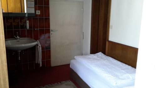 Imagen de la habitación del Hotel Fr&uuml;hst&uuml;ckshotel Montana. Foto 8