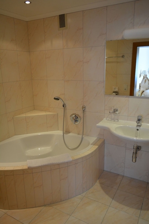 Imagen de la habitación del Hotel Fr&uuml;hst&uuml;ckspension Christina. Foto 11