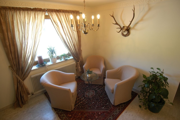 Imagen de los interiores del Hotel Fr&uuml;hst&uuml;ckspension Christina. Foto 16